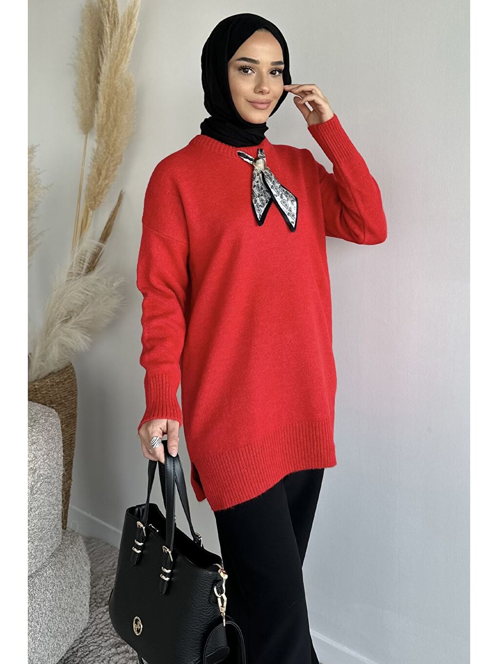 Kırmızı Bisiklet Yaka Fularlı Tesettür Triko Tunik-3