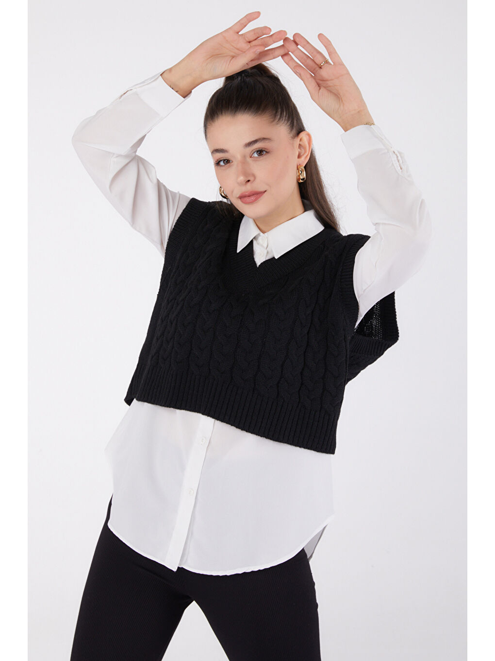 V Yaka Kadın Siyah Triko Süveter - 26497-2