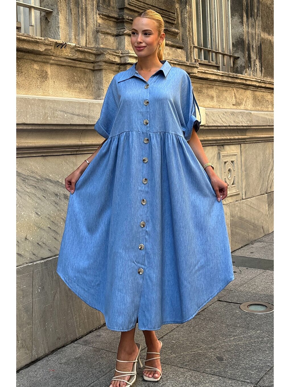 Mavi Kısa Kollu Düğme Detaylı Midi Boy Gömlek Elbise-4
