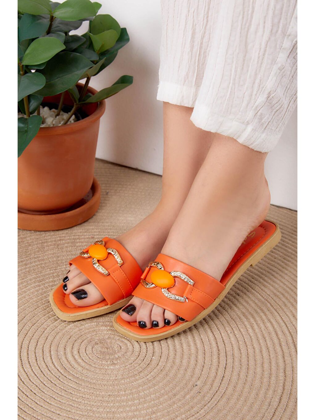 Kadın Turuncu Tokalı Terlik - 25664