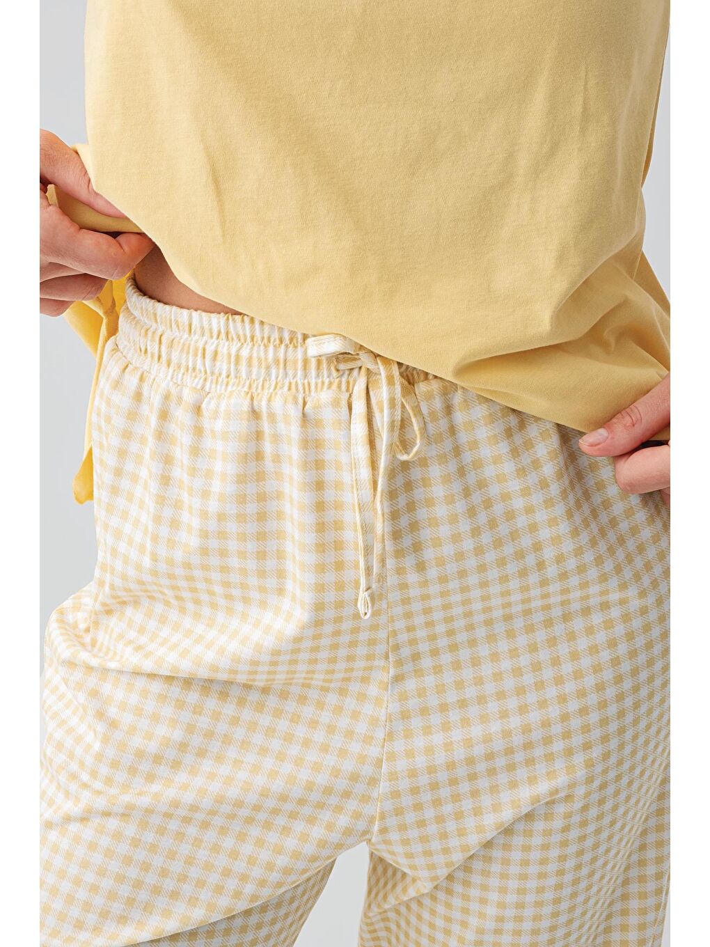 Sarı Kısa Kollu Pötikare Desenli Esnek Pamuklu Pijama Takım 19200-4