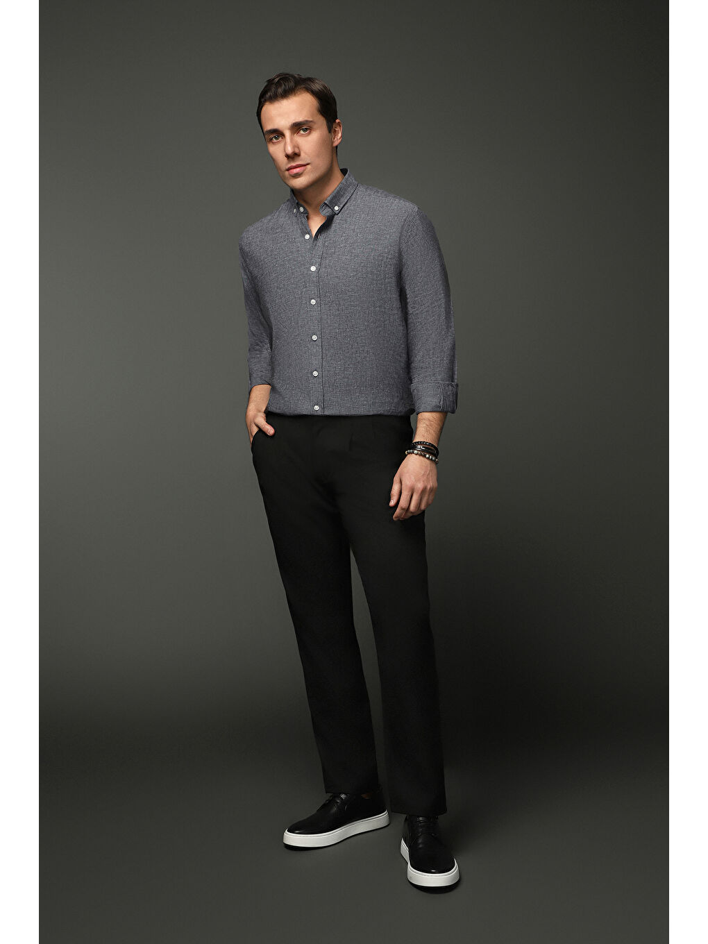 Siyah Regular Fit Tokalı Pileli Klasik Kumaş Pantolon