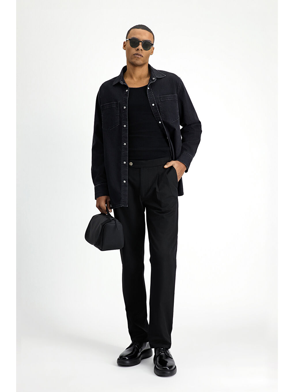 Siyah Regular Fit Tokalı Pileli Klasik Kumaş Pantolon-1