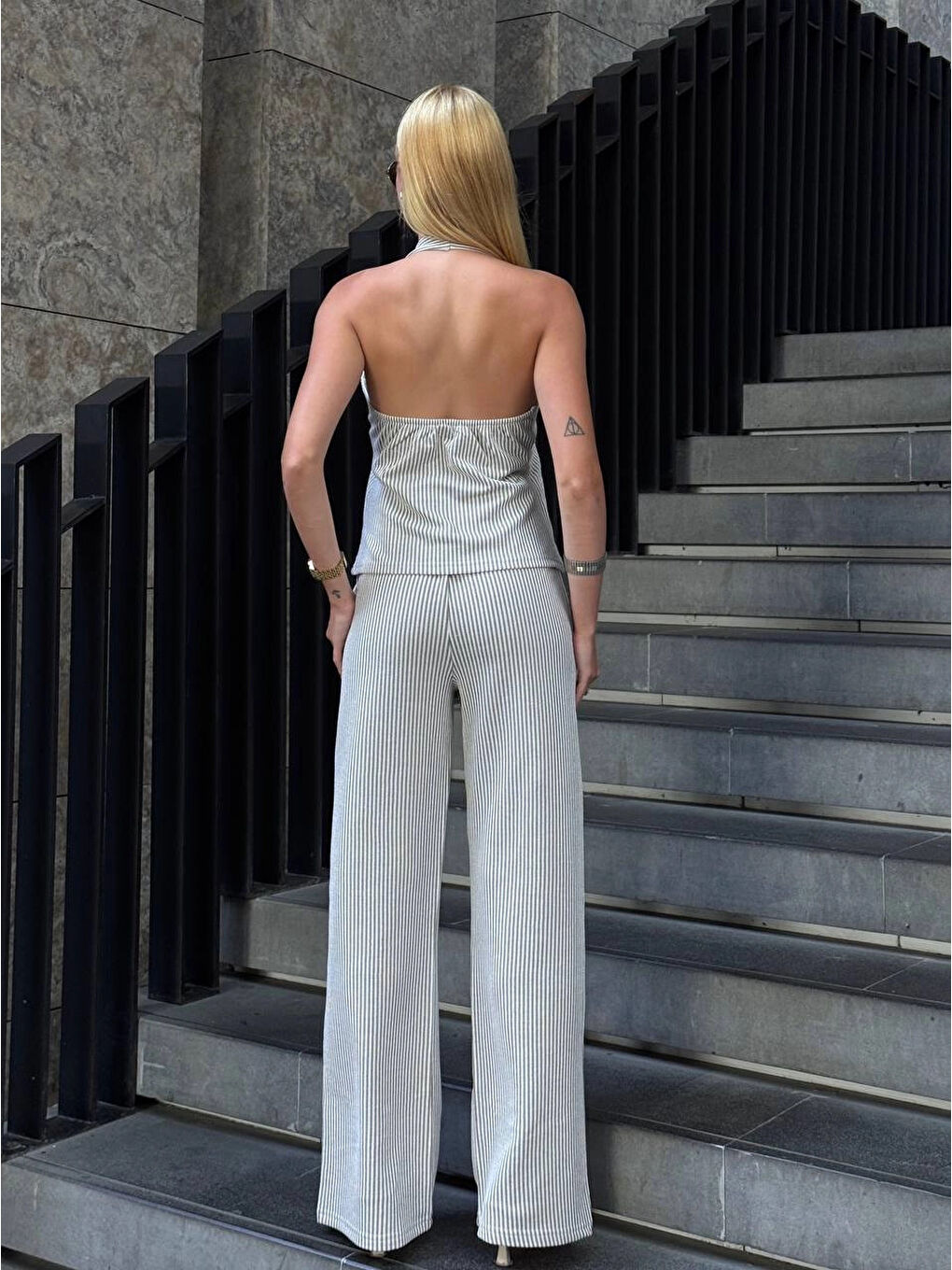 Kadın Bej Çizgili Önü Fermuarlı Bluz Pantolon İkili Takım HZL25S-ZK13691-3