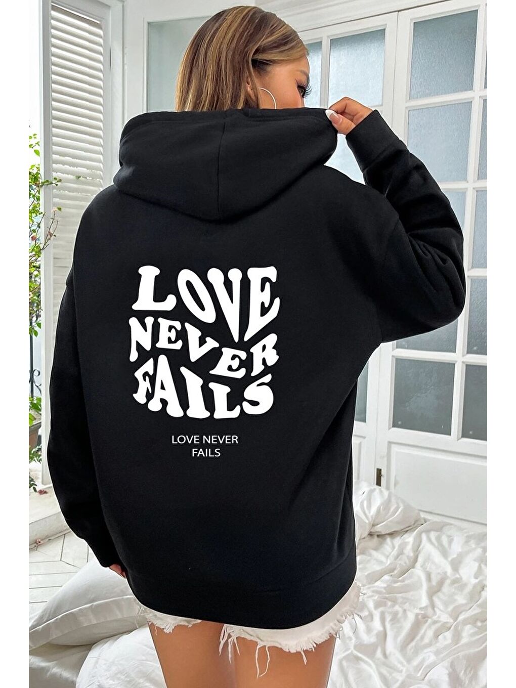 uyguntarz Siyah Unisex Love Never Fails Sırt Baskılı Sweatshirt - 1