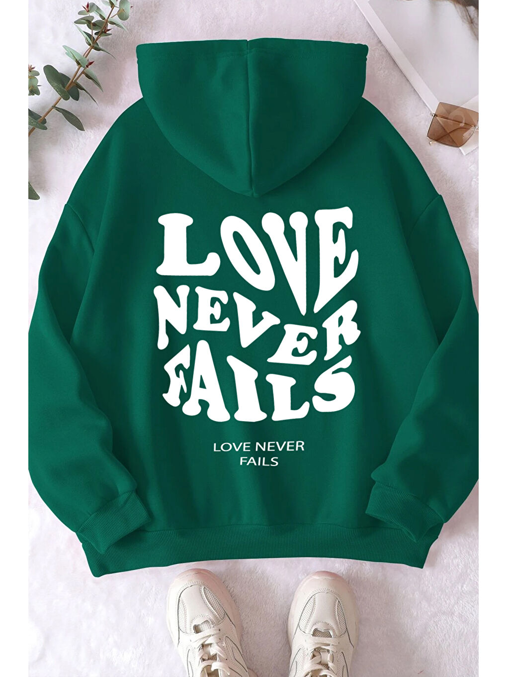 uyguntarz Yeşil Unisex Love Never Fails Sırt Baskılı Sweatshirt