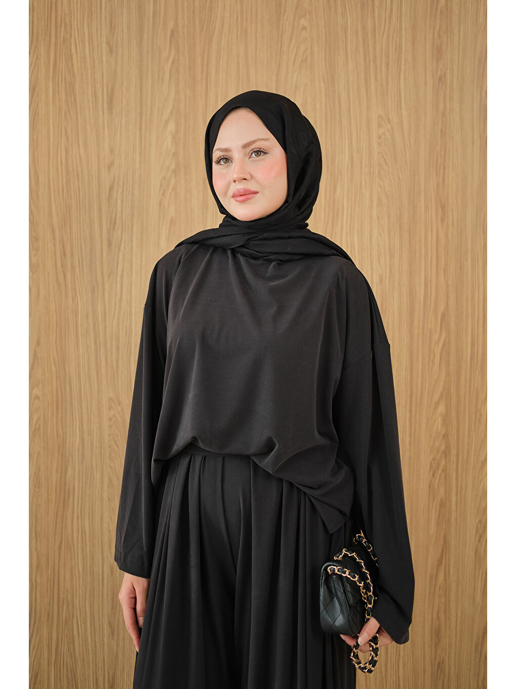 Kadın Dik Yaka Parça Detay Pantolonu Pile Detay Takım Siyah-3