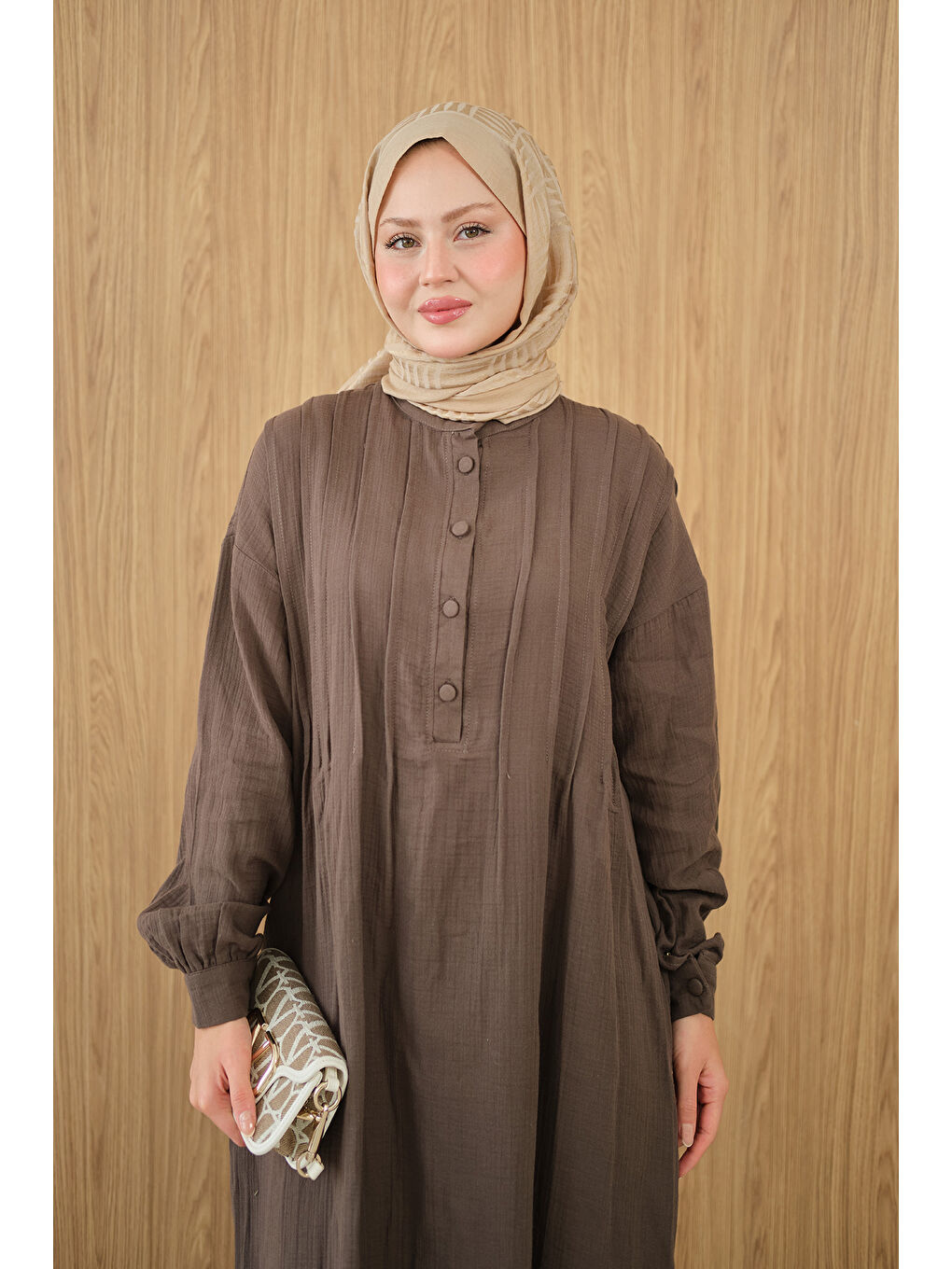 Kadın Önü Nervurlu Bisiklet Yaka Keten Elbise Kahverengi-1