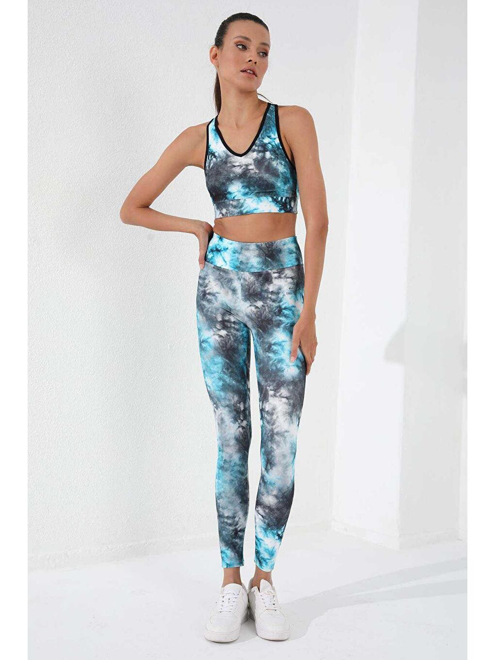 Mavi Karışık Batik Desenli Slim Fit V Yaka Kadın Tayt Takım - 95291