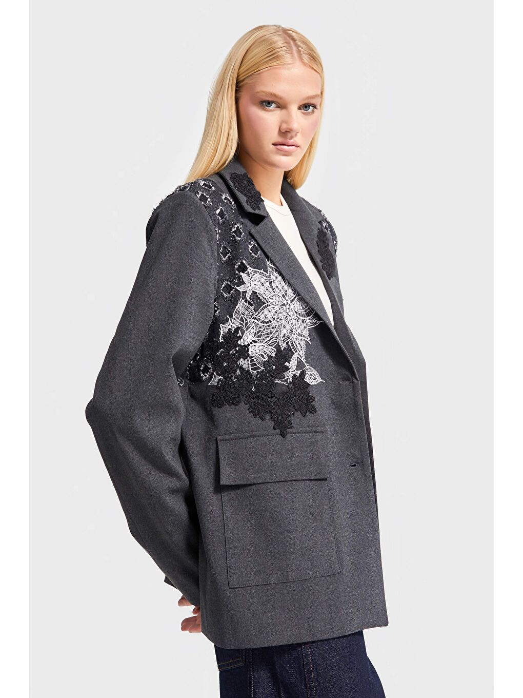 Kadın Antrasit Renk Kruvaze Fit Bol Kesim Nakışlı Özel Tasarım Ceket