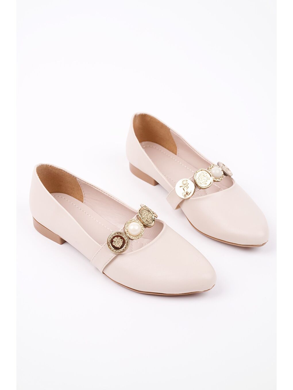 Bej POENA Broş Detaylı Tek Bantlı Günlük Kadın Babet-1