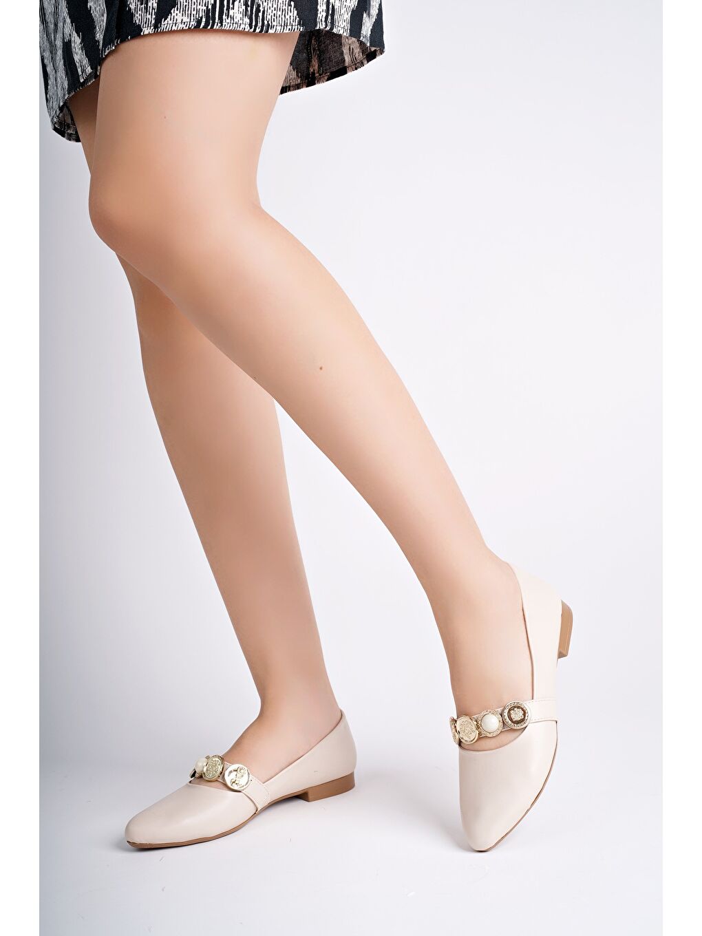 Bej POENA Broş Detaylı Tek Bantlı Günlük Kadın Babet-6