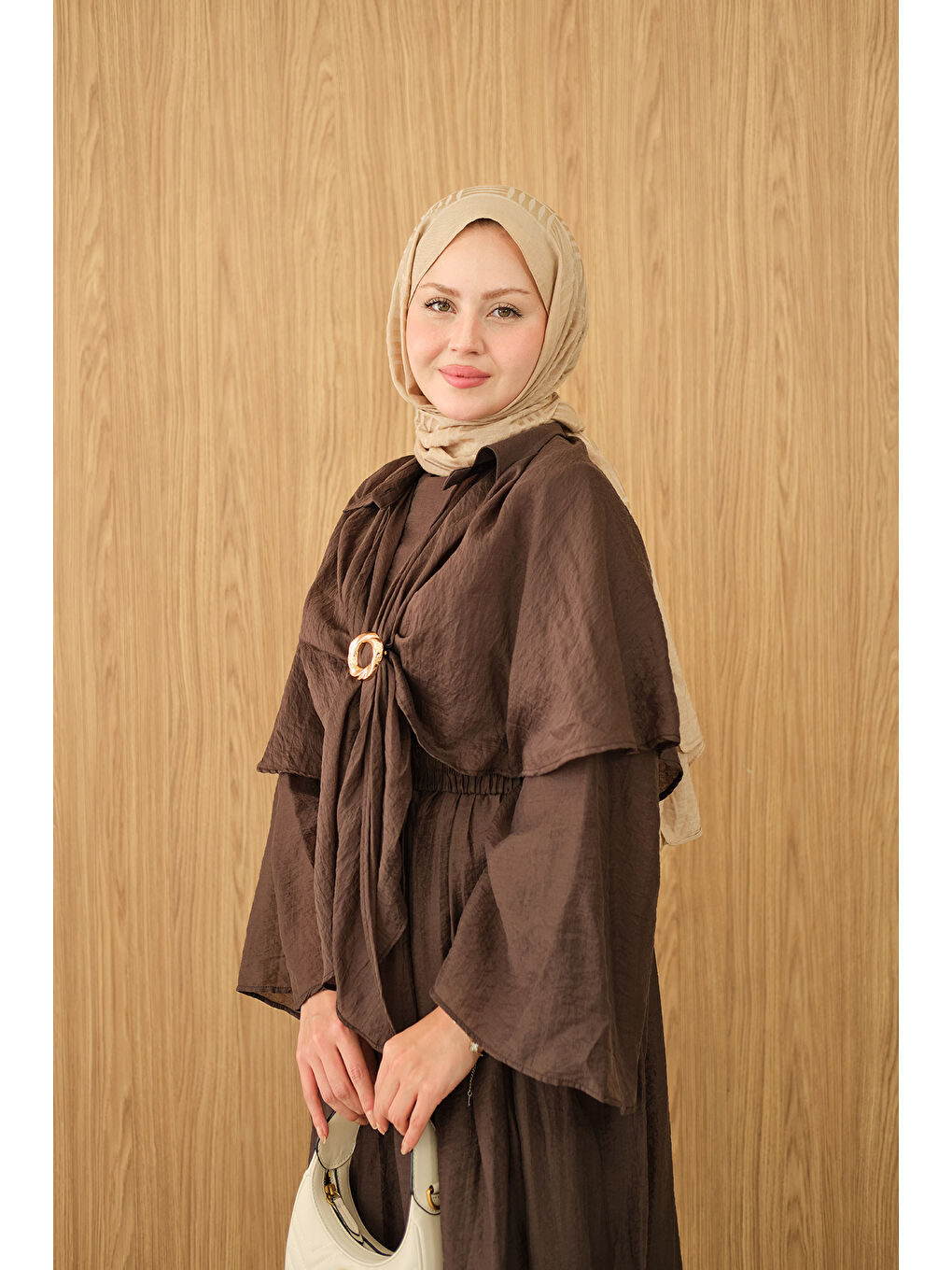 Kadın Üç Parçalı Tül Kumaş Gold Broş Detay Takım Kahverengi-4