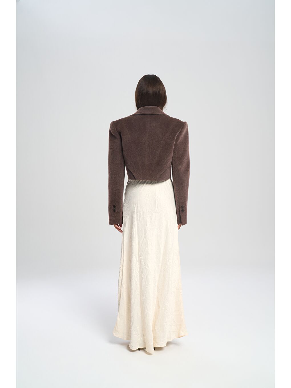 Eubah Kırışık Uzun Ekru Saten Etek-4