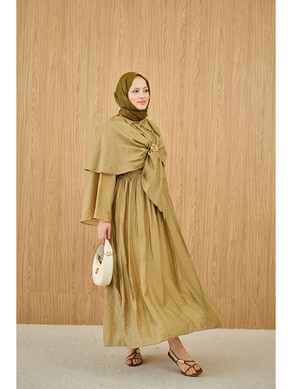 Kadın Üç Parçalı Tül Kumaş Gold Broş Detay Takım Yağ Yeşil-3