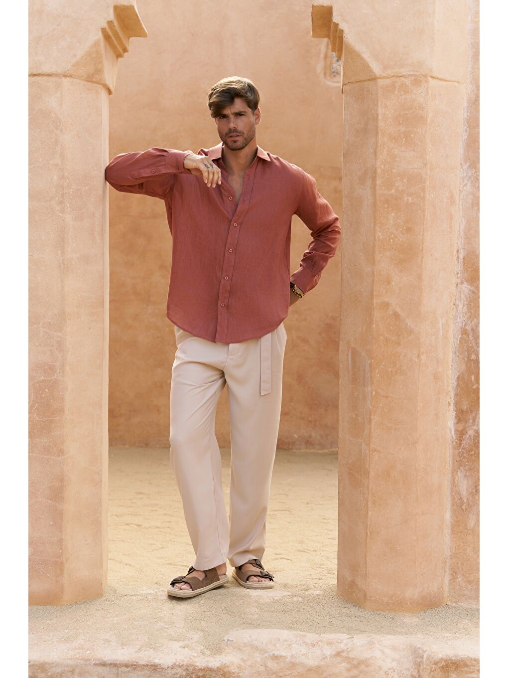 Kahverengi Agnola Oversize Erkek Tarçın Keten Gömlek-5