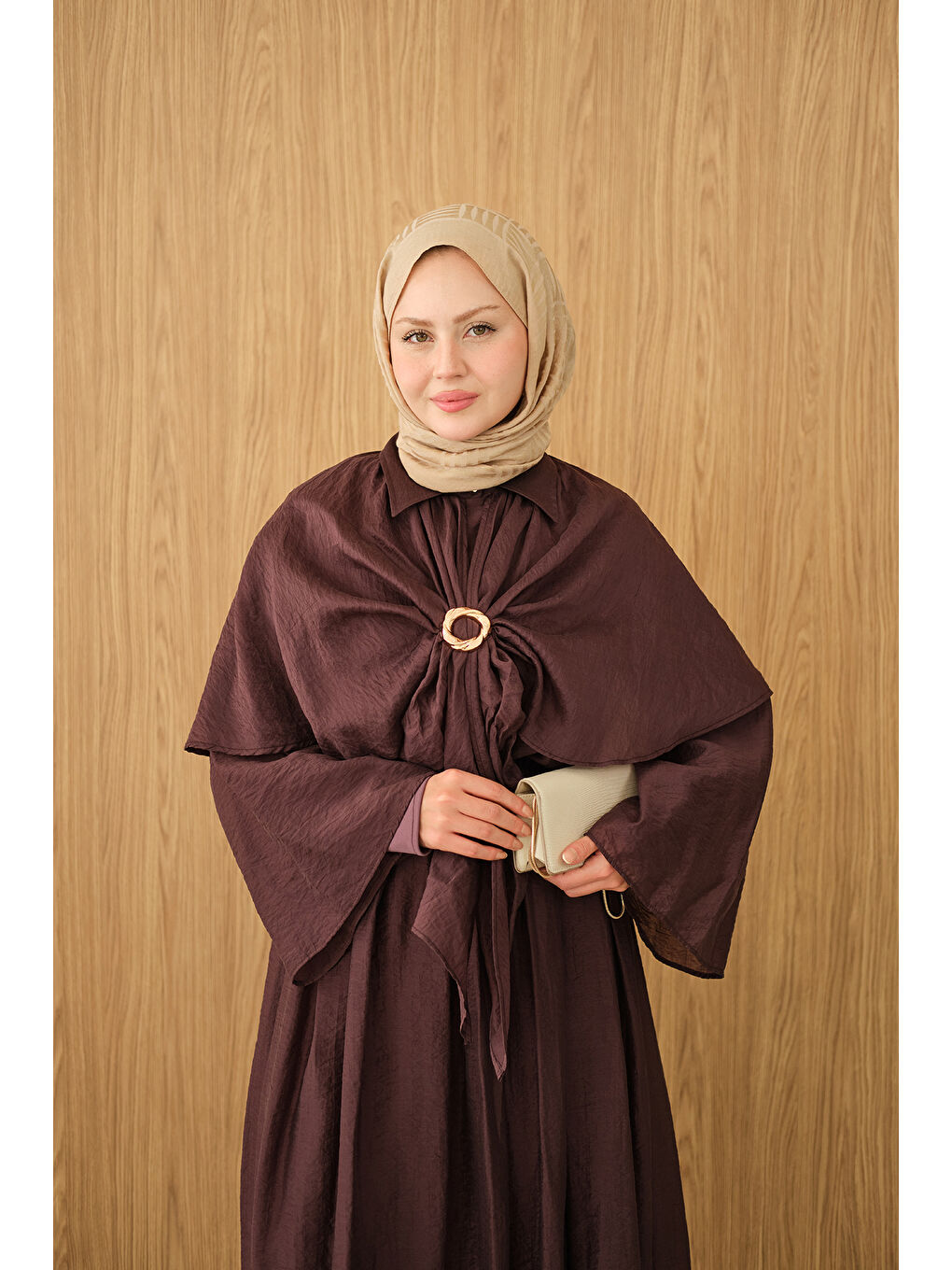 Kadın Üç Parçalı Tül Kumaş Gold Broş Detay Takım Mürdüm-4