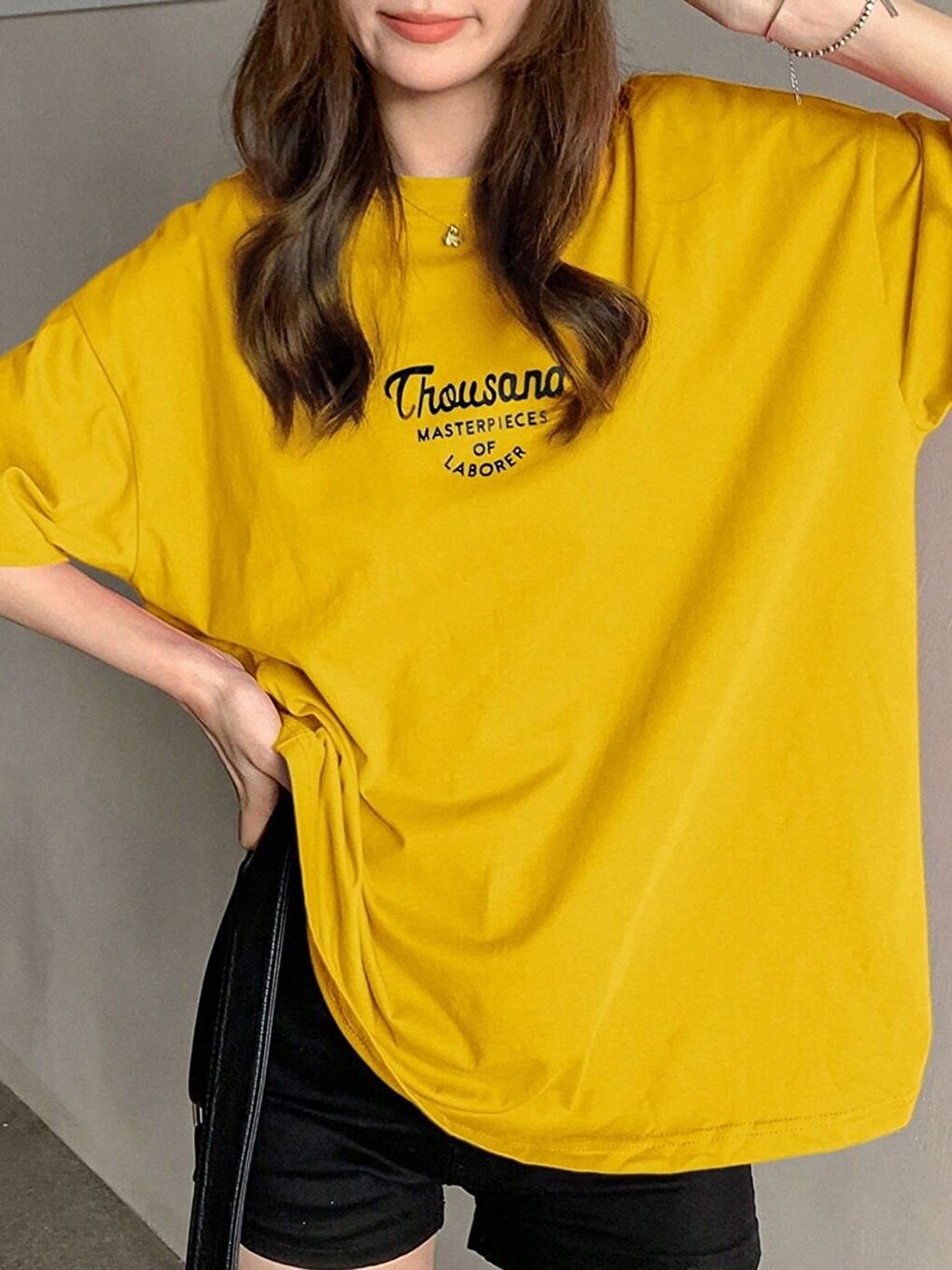 Koyu Sarı Bisiklet Yaka Thousand Baskılı Ev ve Günlük Giyim Tişört-1