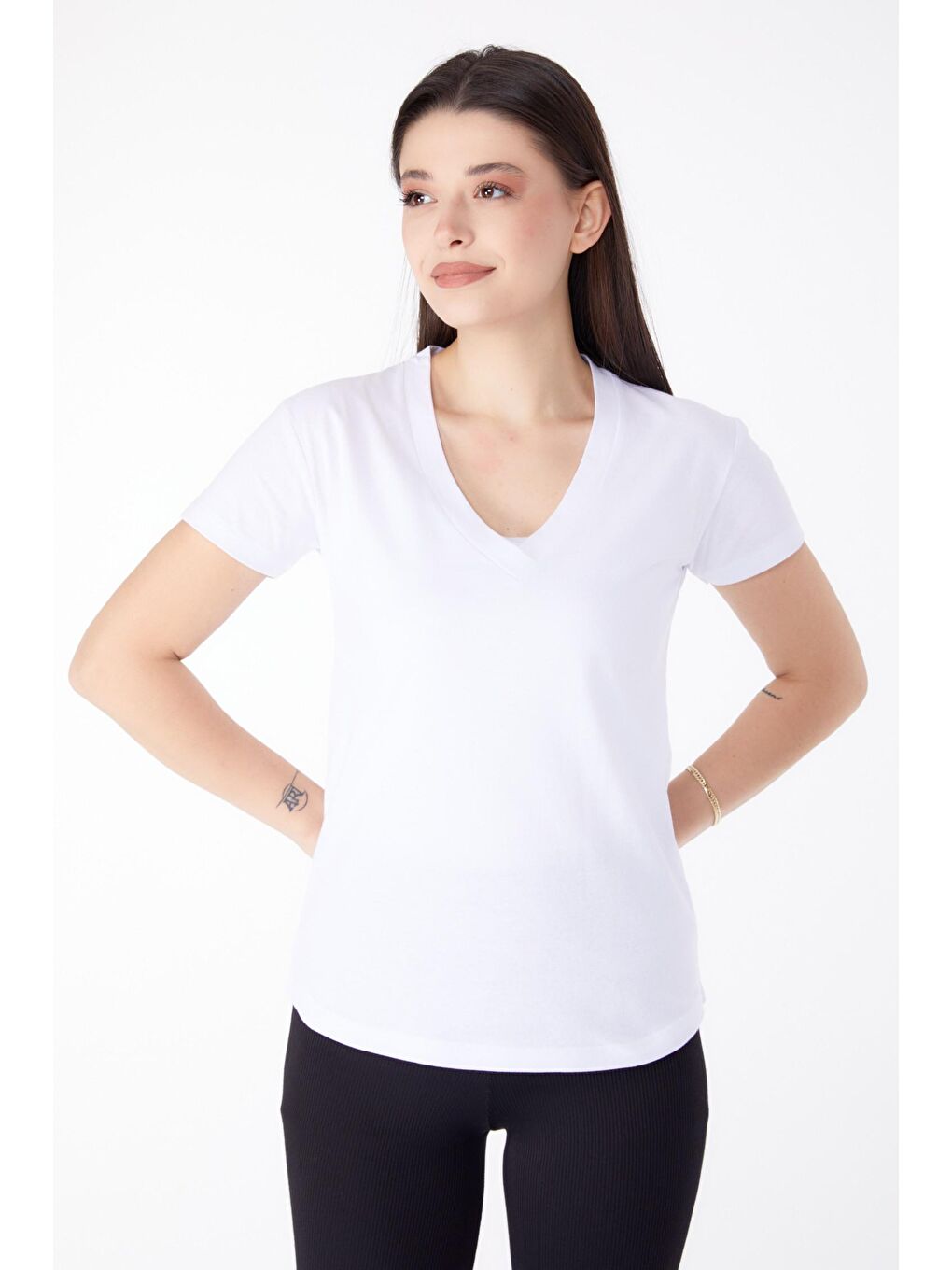 Orta Kadın Beyaz V Yaka Tişört- 25326