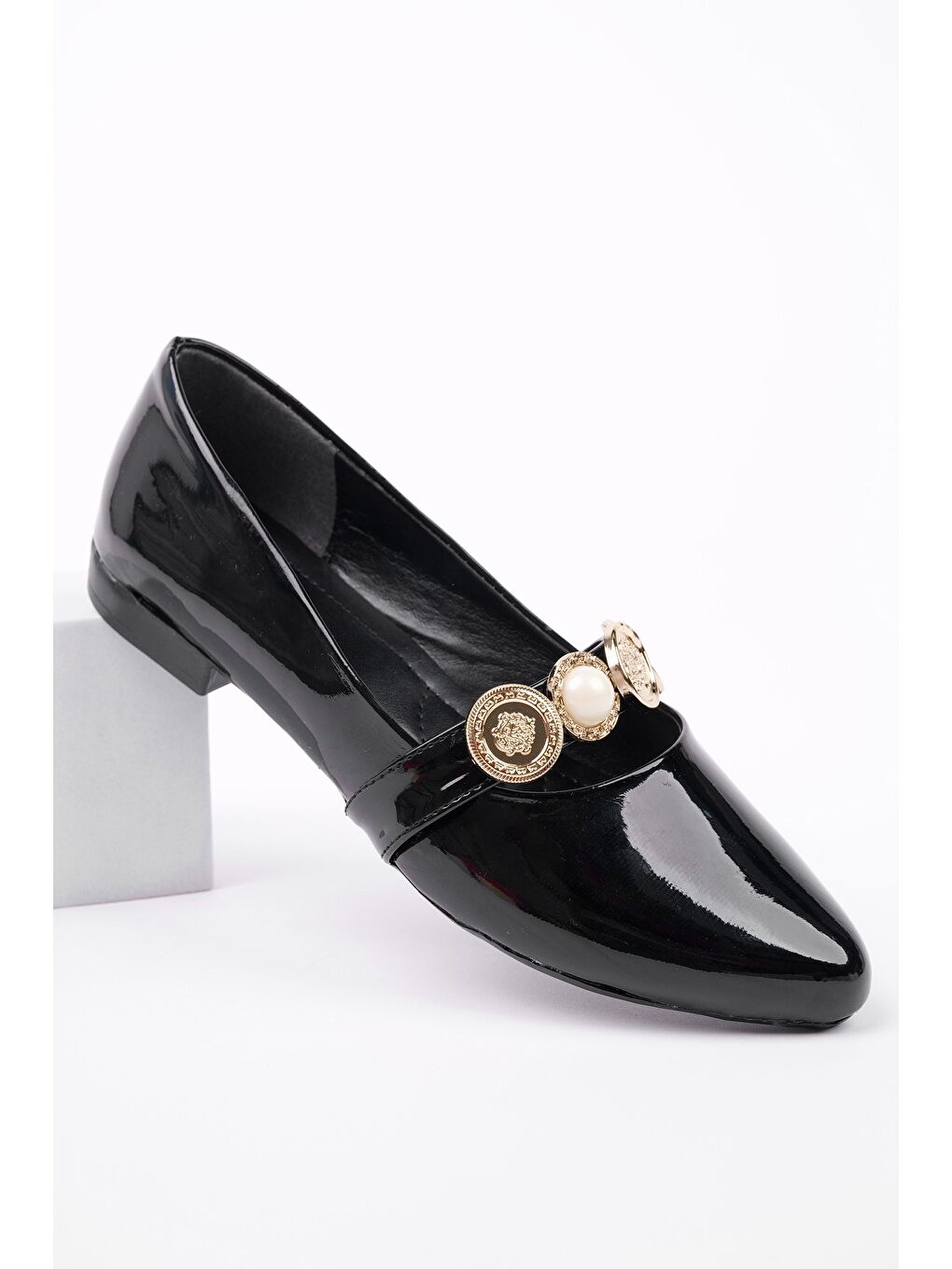 Siyah POENA Broş Detaylı Tek Bantlı Günlük Kadın Babet-2