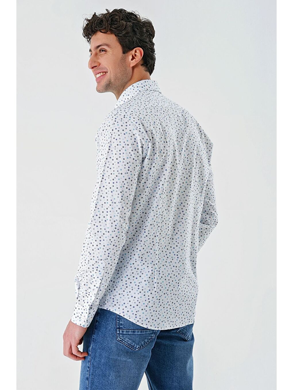 Beyaz Uzun Kollu Baskılı Biritli Yaka Cepsiz Pamuklu Klasik Slim Fit Dar Kesim Gömlek 1004240216-3