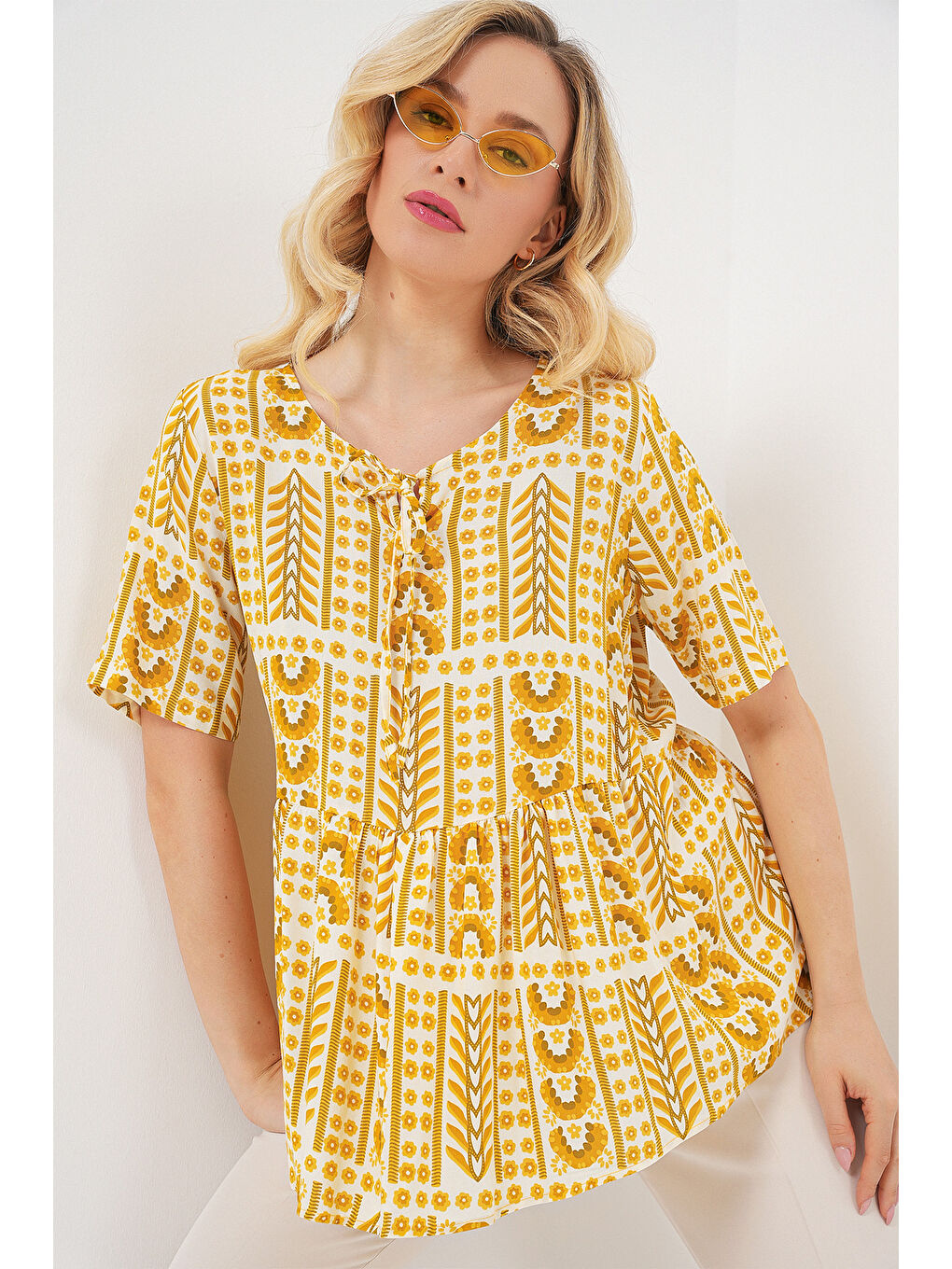 Kadın Desenli Kısa Kol Bluz 969 - Sarı