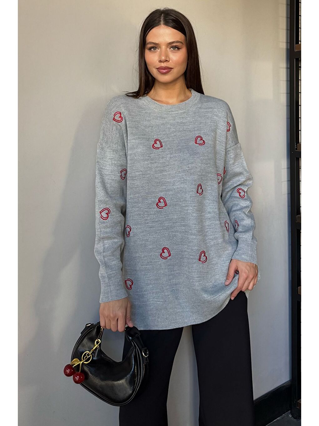 Gri Kalp Nakışlı Kadın Triko Kazak-1