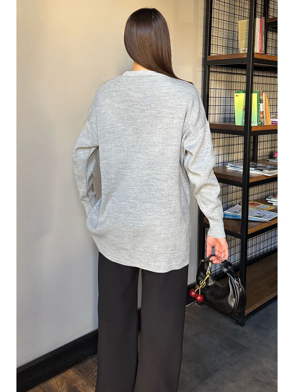 Gri Kalp Nakışlı Kadın Triko Kazak-3