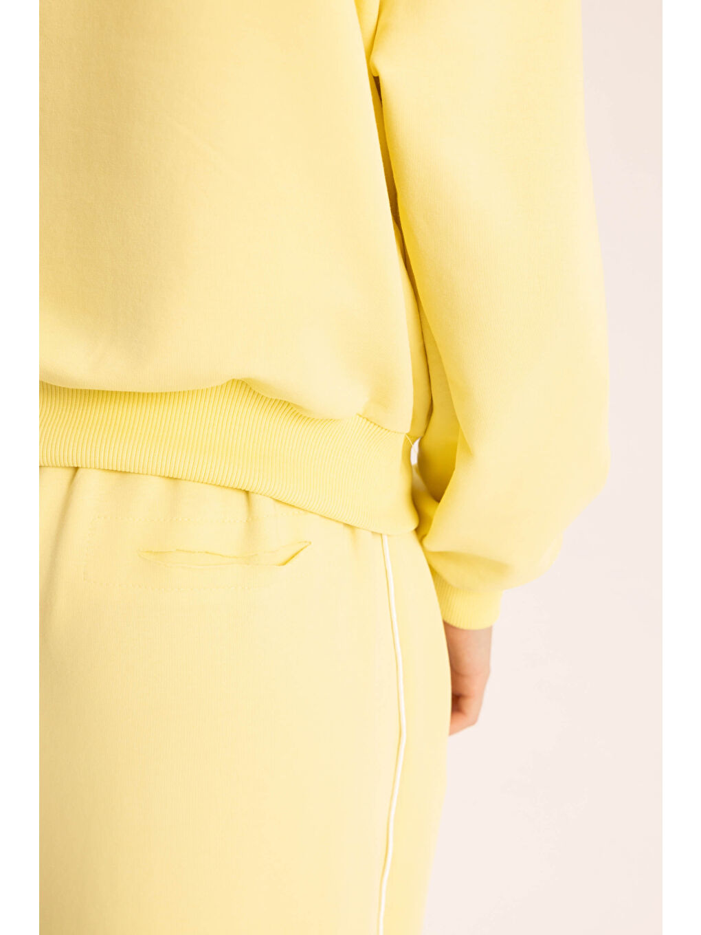 Tyon Şerit Detay Sarı Kapüşonlu Crop Eşofman Takım-7