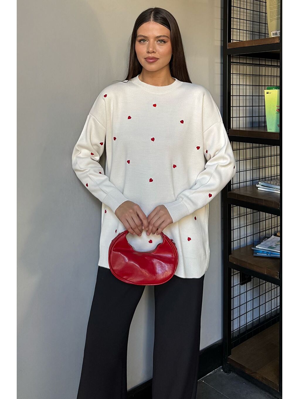 Ekru Kadın Kalp Nakışlı Triko Kazak-1