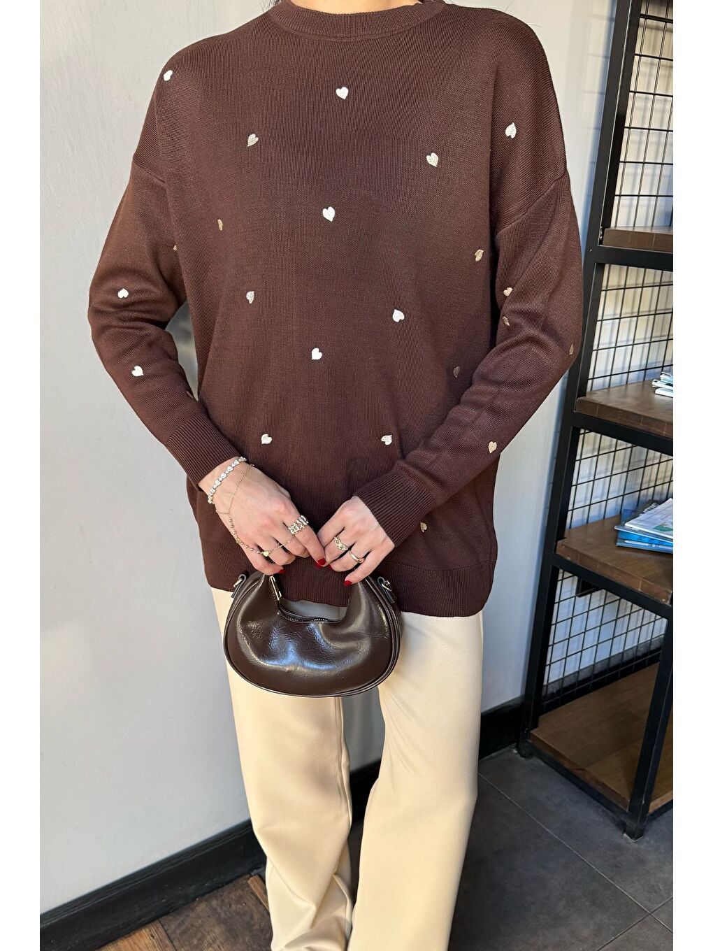 Kahverengi Kadın Kalp Nakışlı Triko Kazak-1