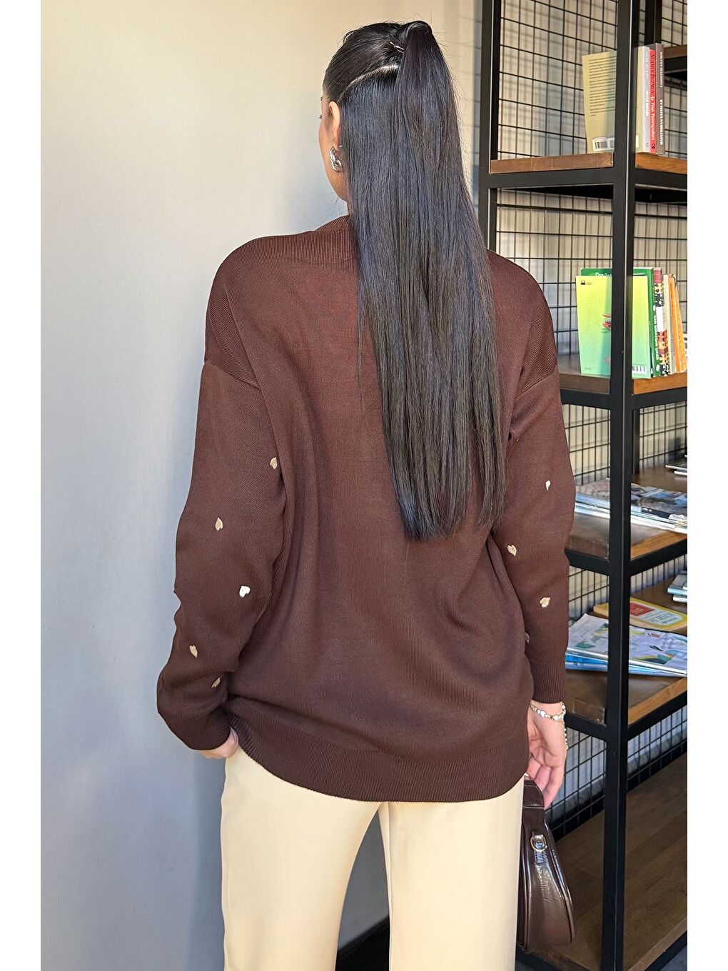 Kahverengi Kadın Kalp Nakışlı Triko Kazak-3