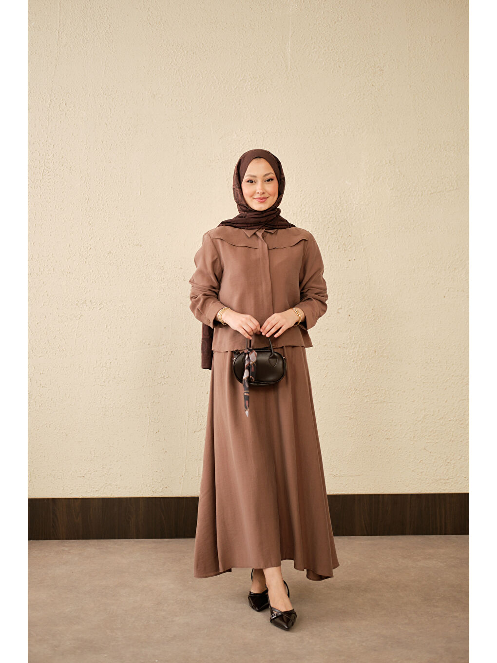 Kadın Ön Gizli Düğme Detay Kısa Gömlek Takım Kahverengi-1