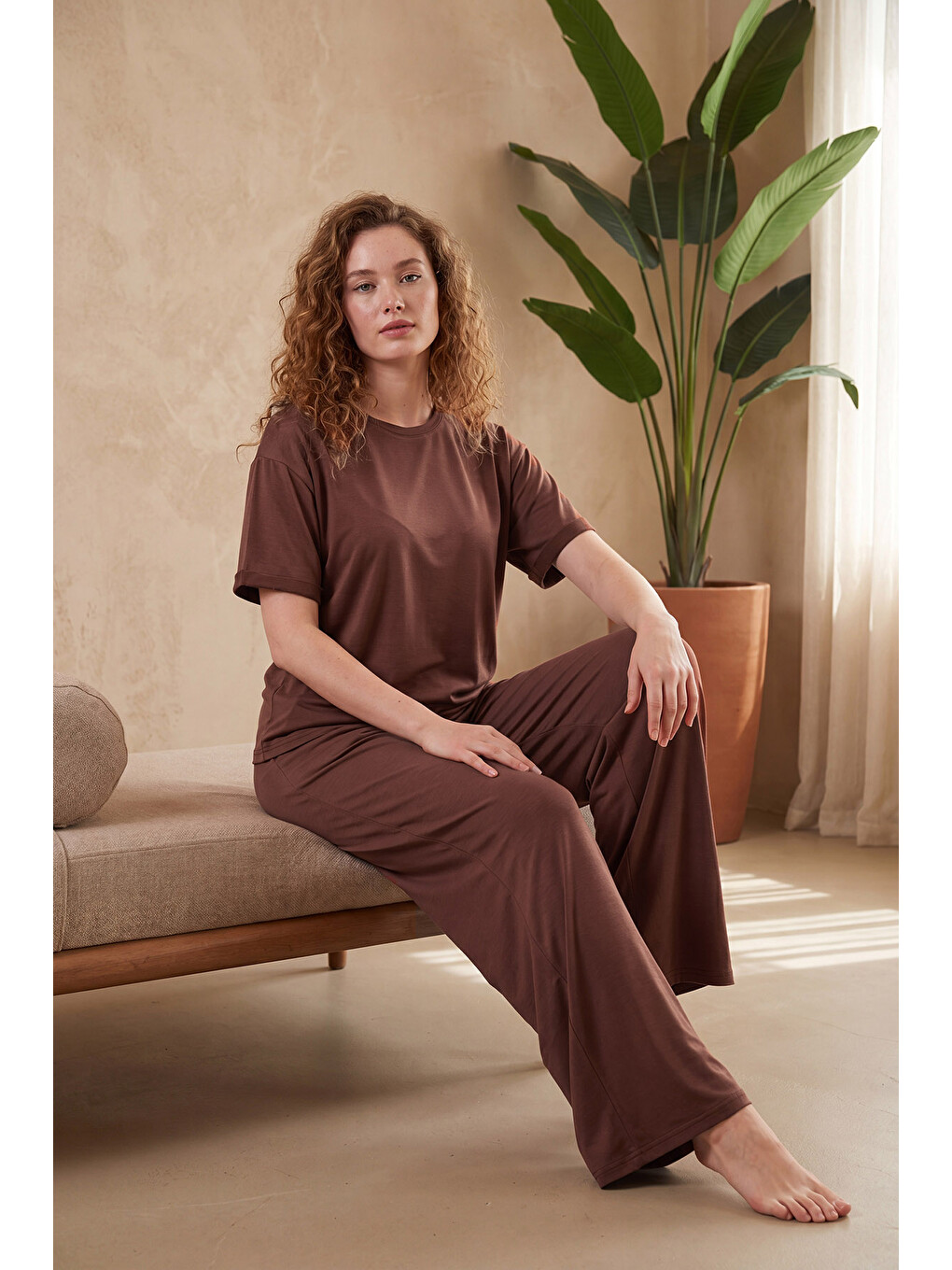 Kahverengi Yumuşak Dokulu Bisiklet Yaka Lastikli Bel Kısa Kollu Kadın Pijama Takımı 65720102-1