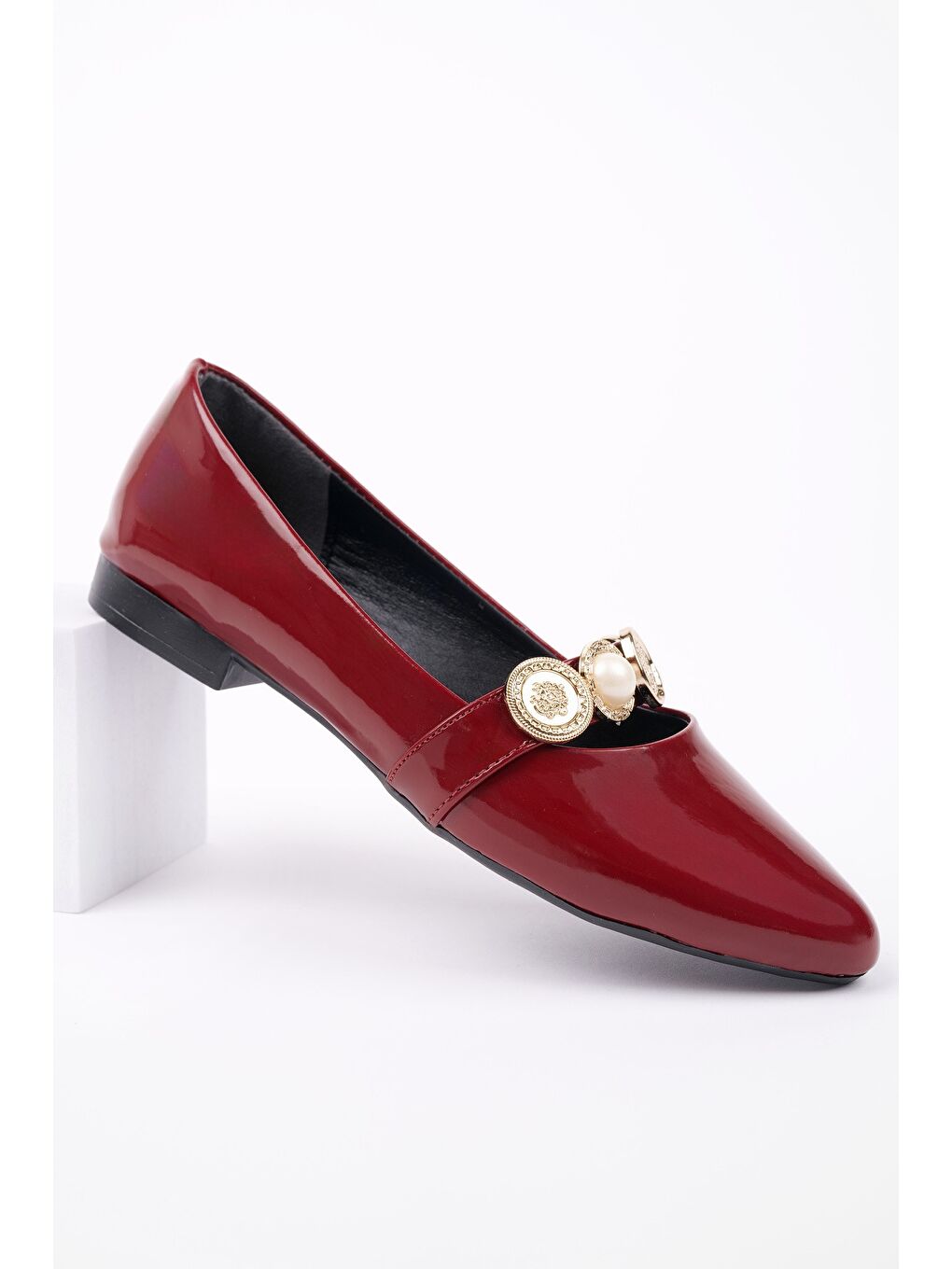 Bordo POENA Broş Detaylı Tek Bantlı Günlük Kadın Babet-1