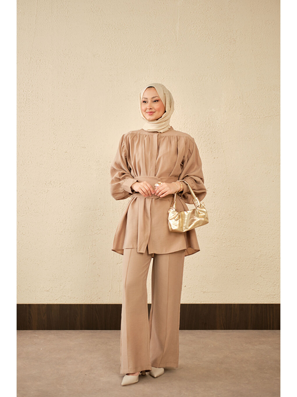Bej Kadın Broş Detay Gizli Düğmeli Takım Vizon-1