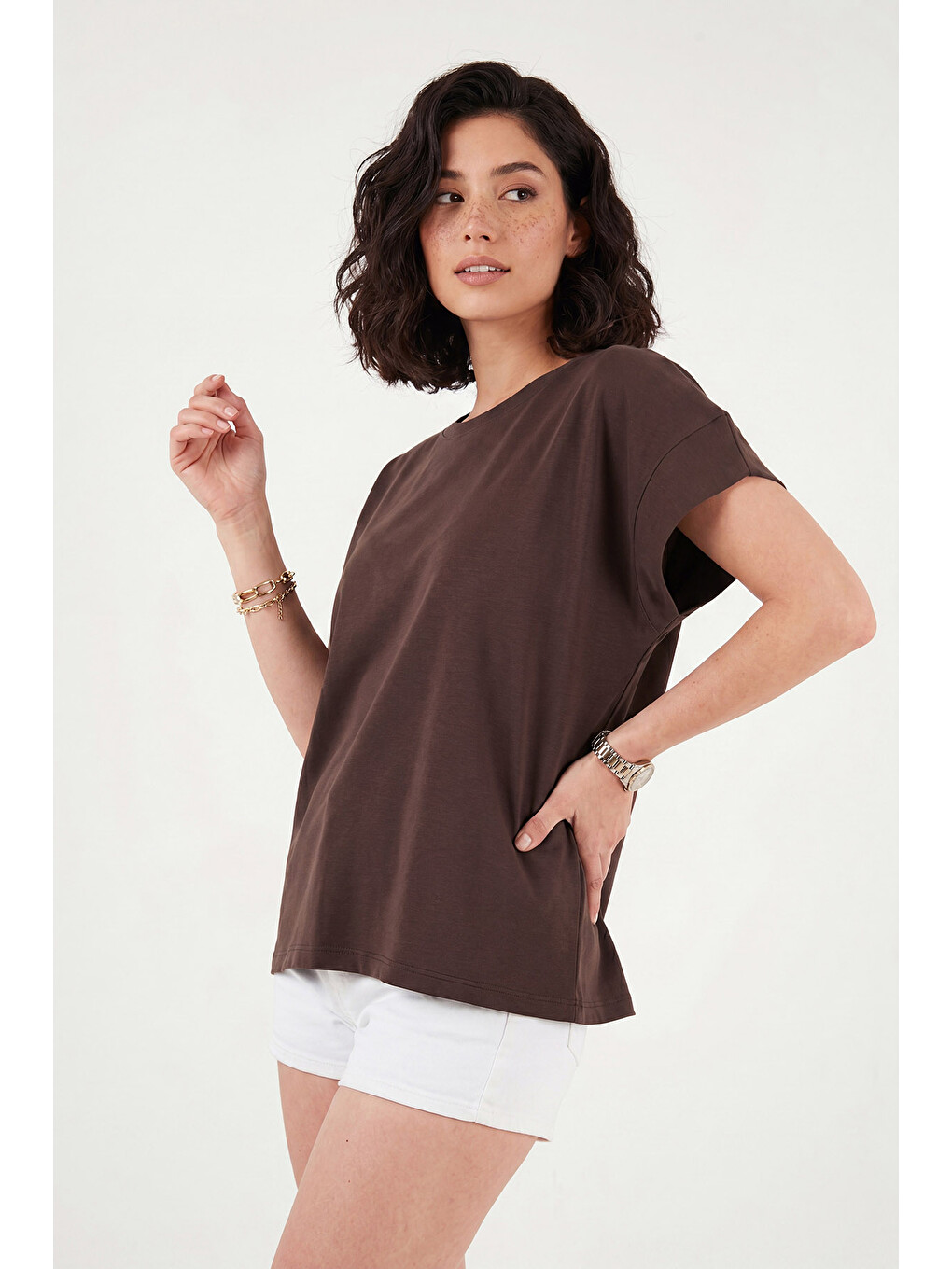 Kahverengi Pamuklu Rahat Kalıp Bisiklet Yaka Kadın T Shirt 5866955-3