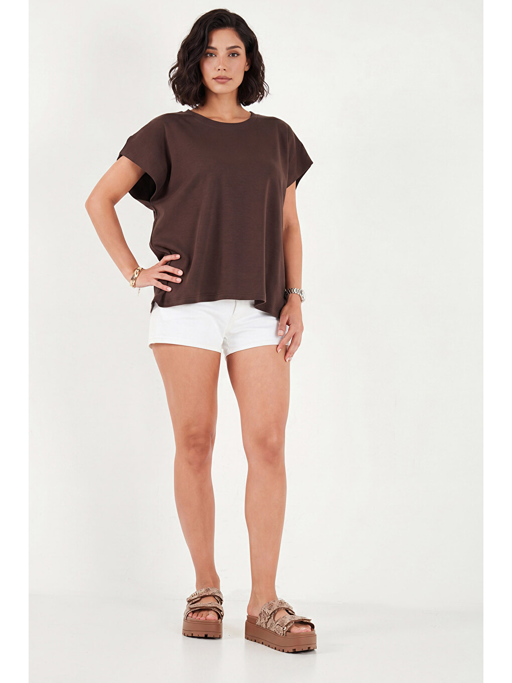 Kahverengi Pamuklu Rahat Kalıp Bisiklet Yaka Kadın T Shirt 5866955-4