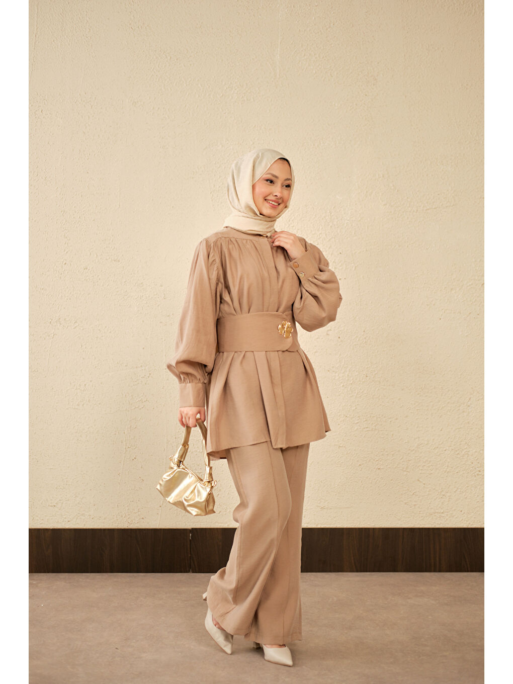 Bej Kadın Broş Detay Gizli Düğmeli Takım Vizon-4