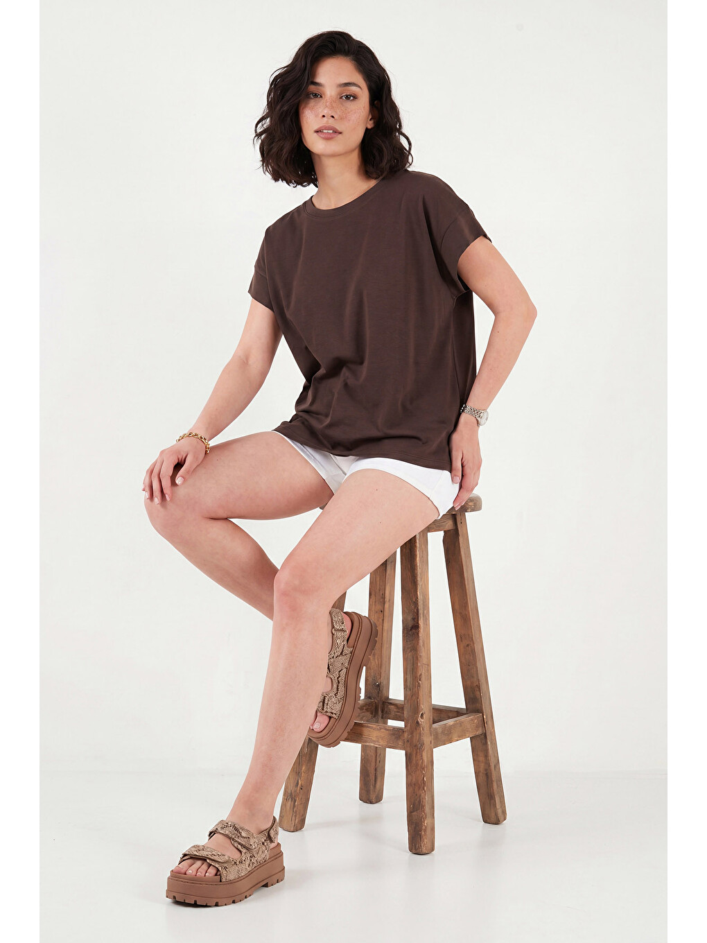 Kahverengi Pamuklu Rahat Kalıp Bisiklet Yaka Kadın T Shirt 5866955-5