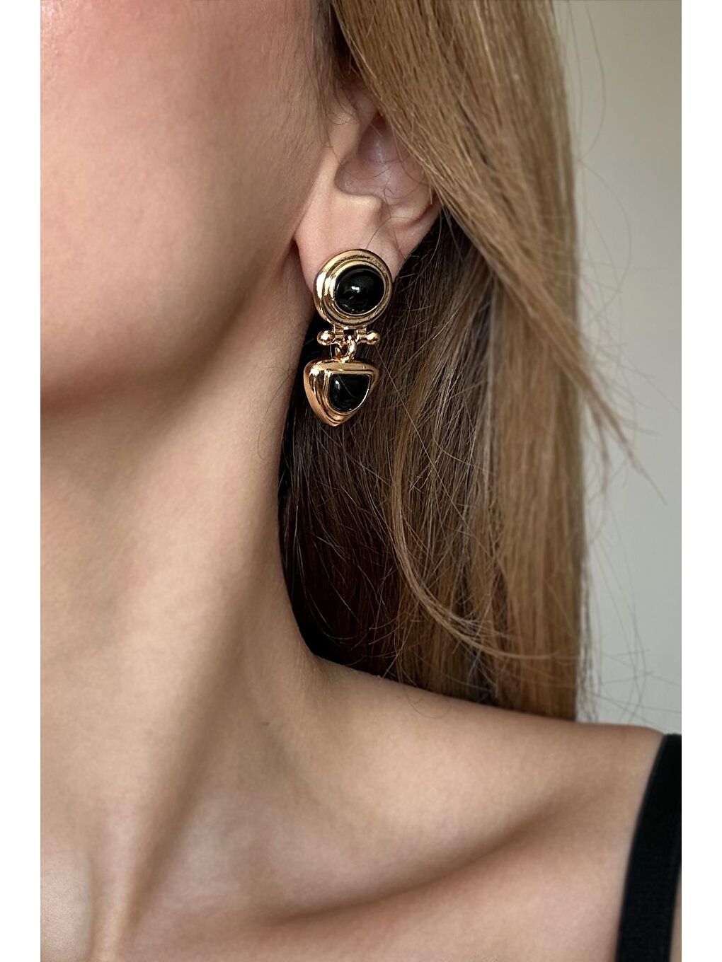 Sarı Vintage Ally Siyah Mineli Sallantılı Küpe