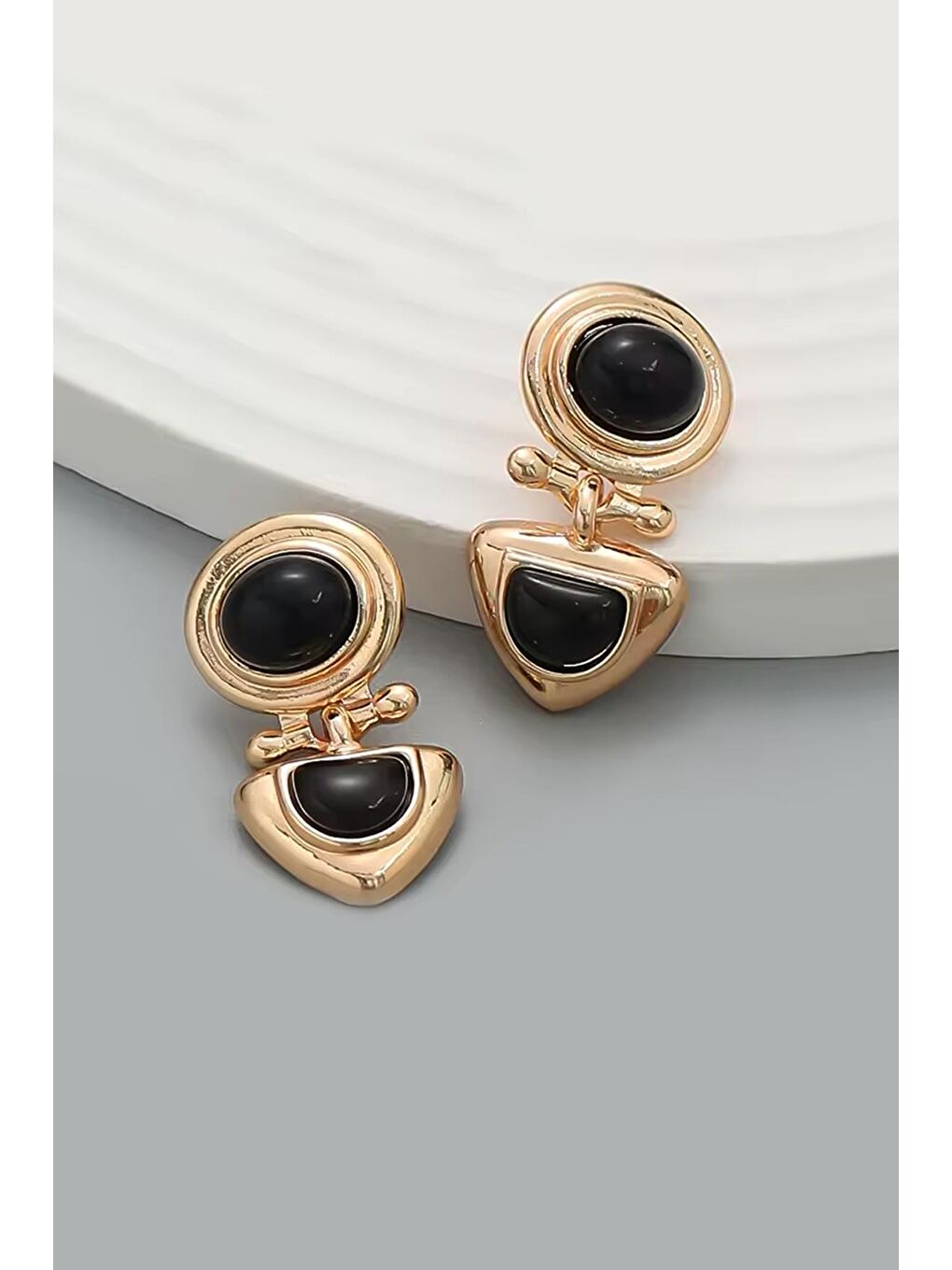 Sarı Vintage Ally Siyah Mineli Sallantılı Küpe-1