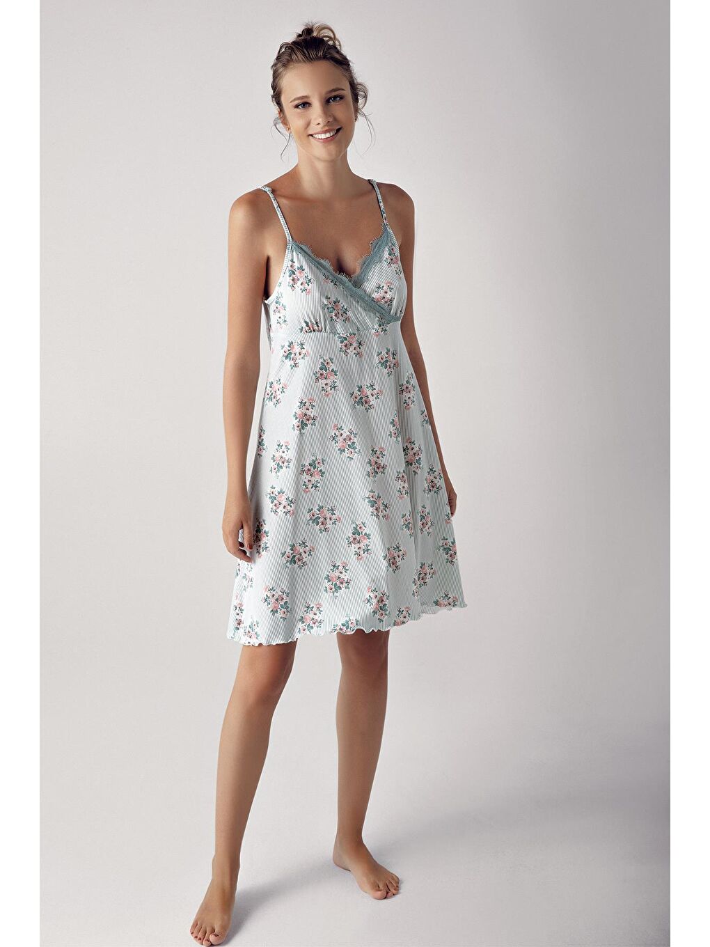 Yeşil Kadın Askılı Esnek Viskon Gecelik 13128