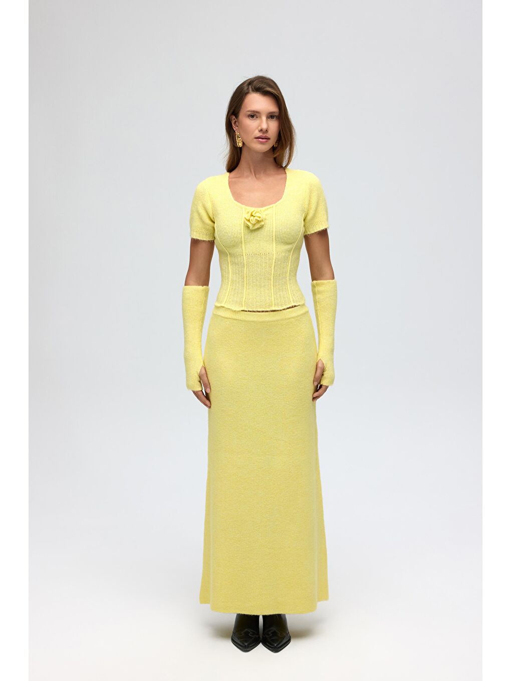 Lumi Gül Detay Sarı Crop Etek Triko Takım-1