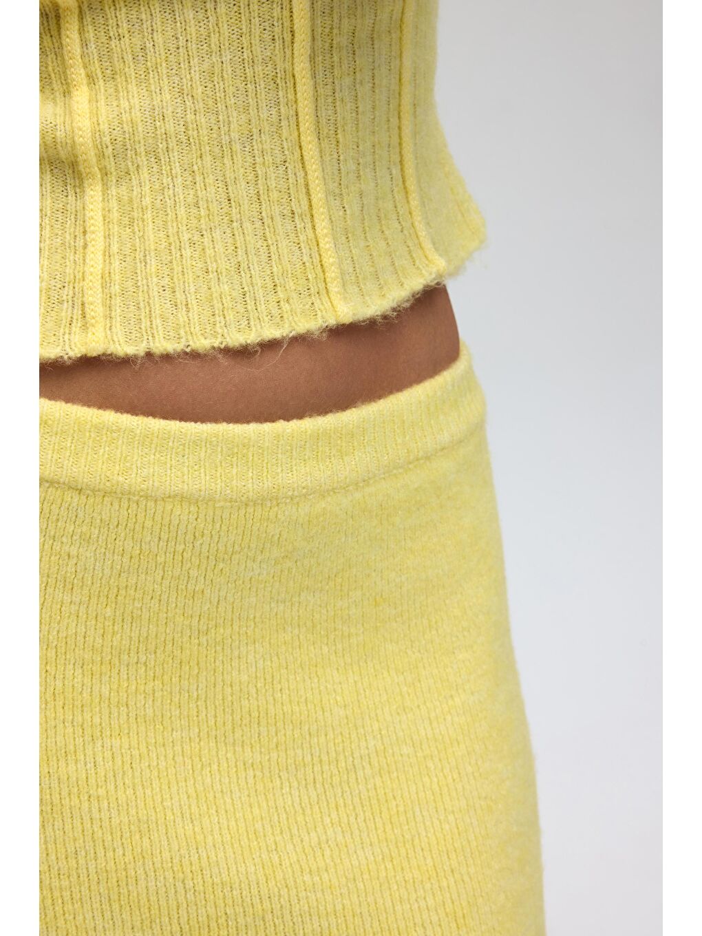 Lumi Gül Detay Sarı Crop Etek Triko Takım-7