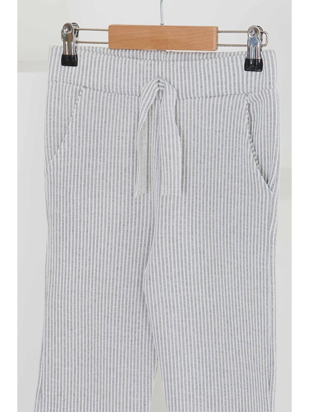 Kız Çocuk Gri Çizgili Cepli Pantolon - 27450-1