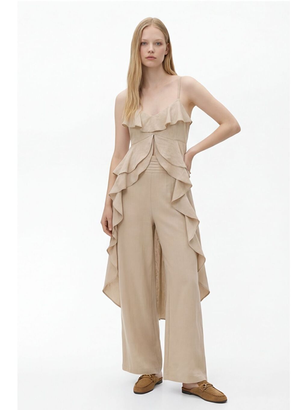 Askılı Volanlı Asimetrik Bluz Bej