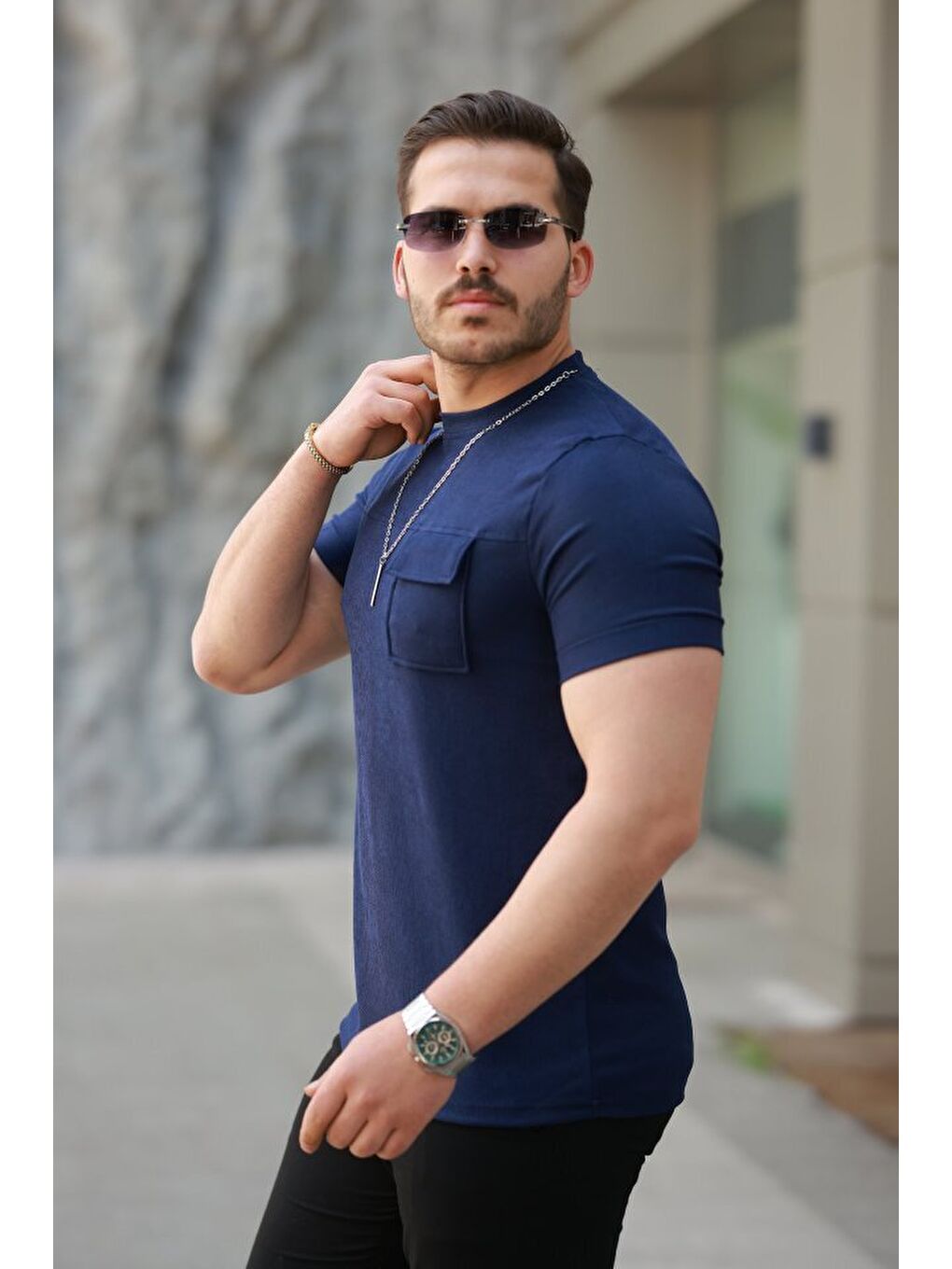 Lacivert Erkek Cepli Kolyeli Kısa Kollu Tişört-1