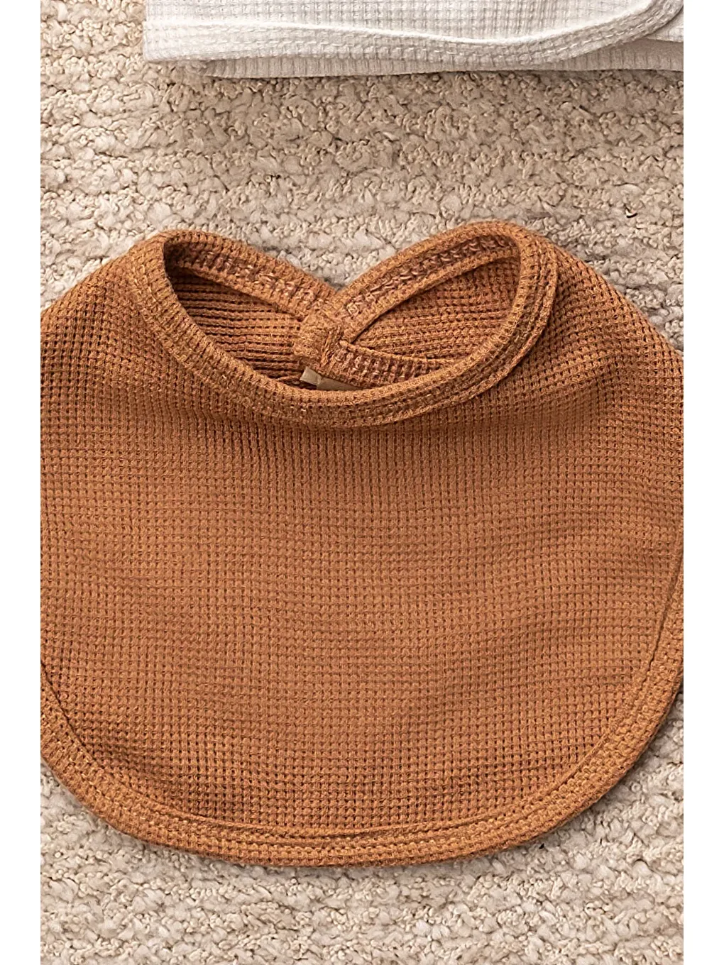 Kahverengi Waffle Kumaş Organik Pamuk Ayıcık Kulaklı Şapkalı Kutulu 5’li Hastane Çıkış Seti-2