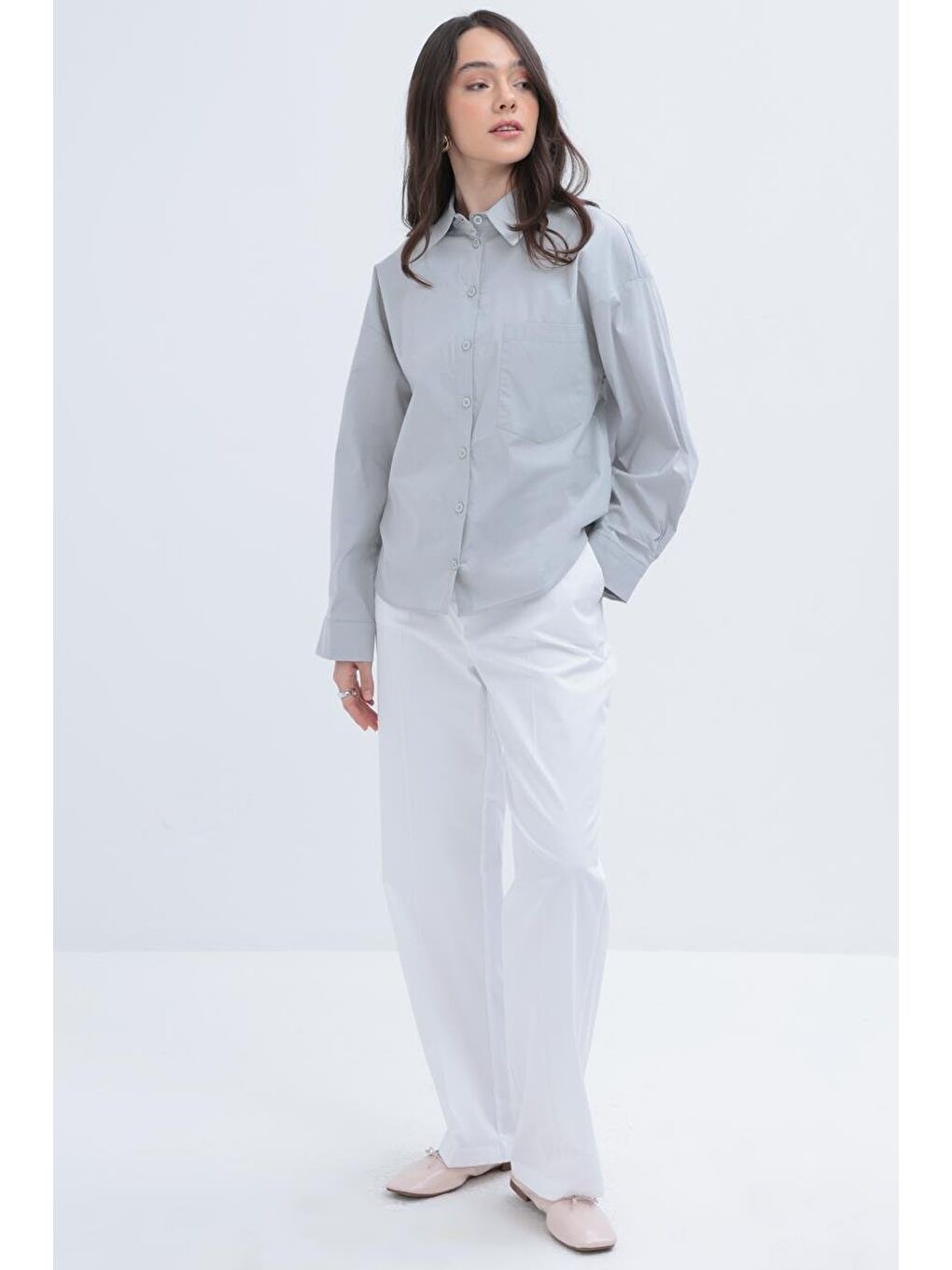 Beyaz Gri-Cepli Elastanlı Poplin Gömlek